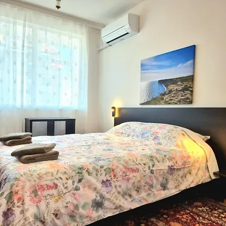 Апартаменты Comfortable Family With Parking
